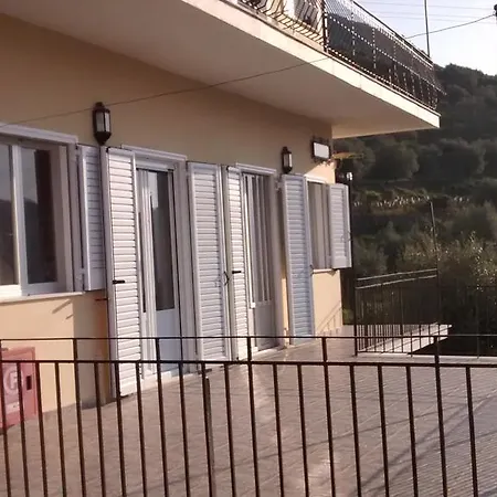 Olympia House * Vathí